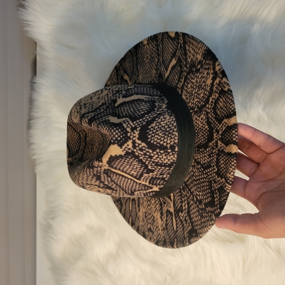 Tan and Black Reptile Skin Pattern - Picture 7 of 11